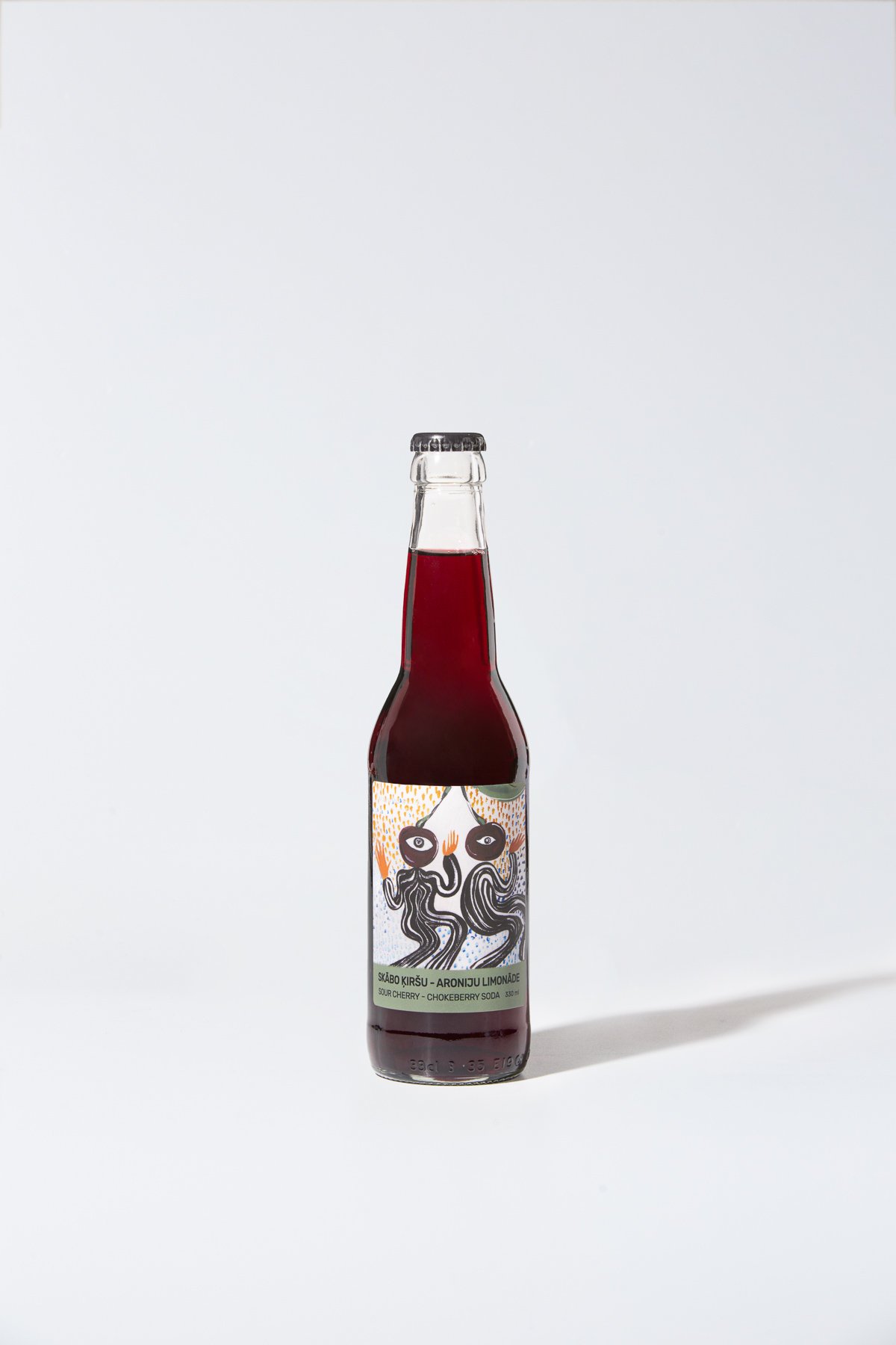 Skābo ķiršu - aroniju limonāde