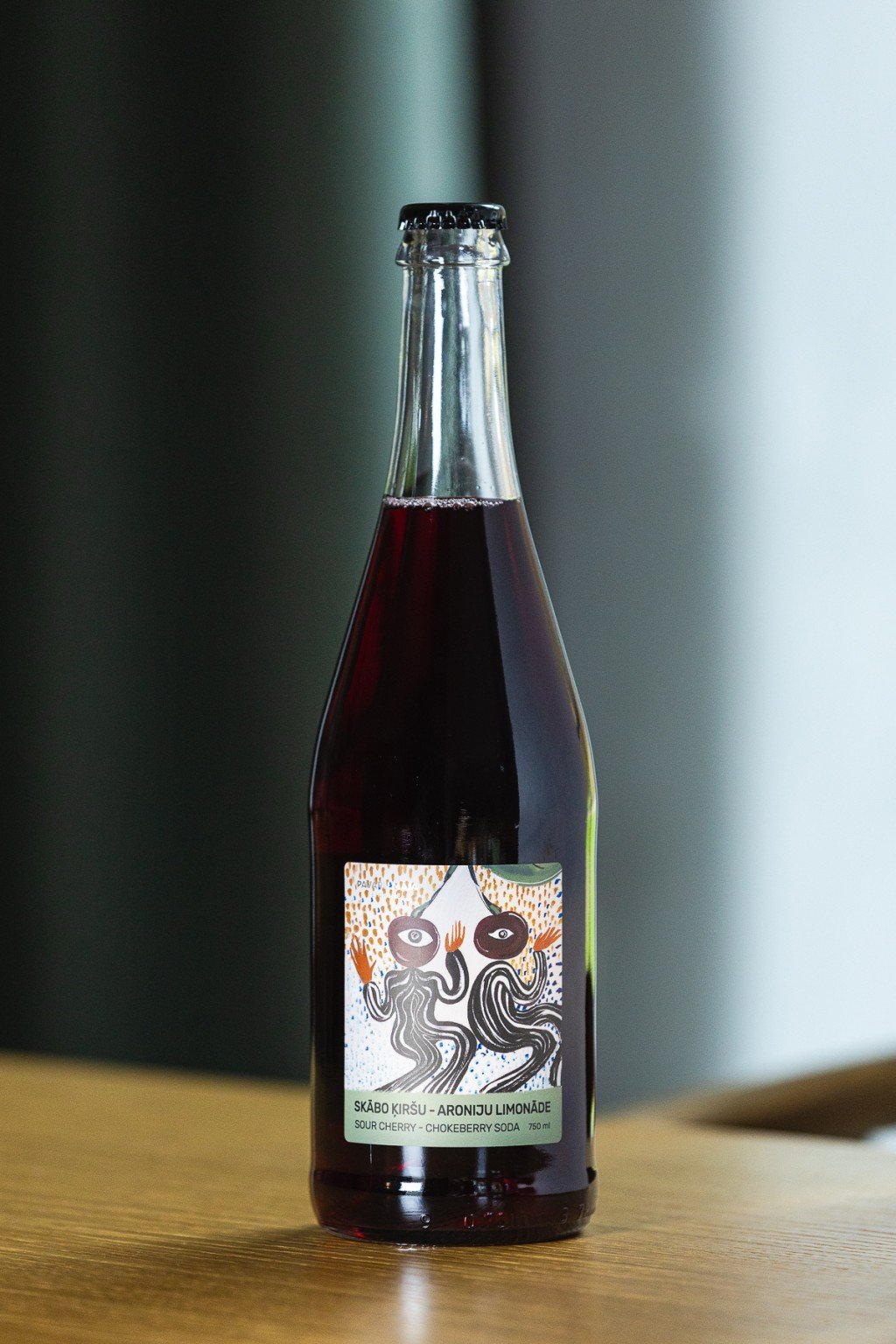 Skābo ķiršu - aroniju limonāde