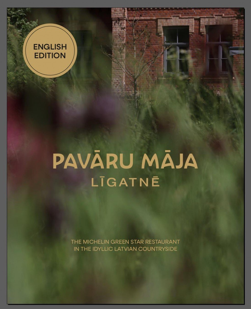 Grāmata "Pavāru māja Līgatnē" - Angliski
